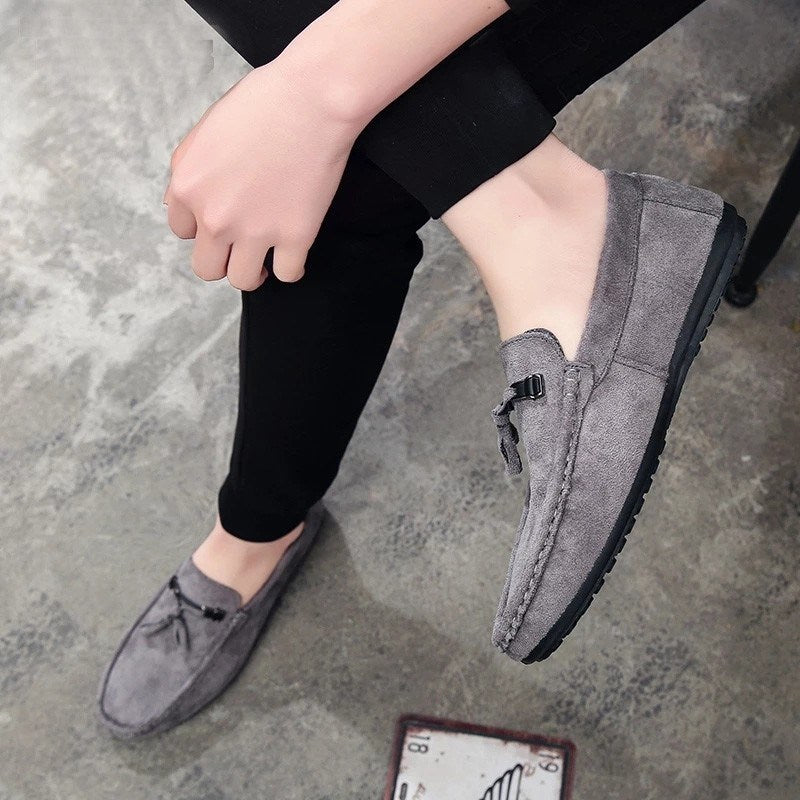 Fashion Black Red Shoes for Men Driving Moccasin Soft Comfortable Flock Mens Loafers Slip-On Male Shoes Flats Men Casual Shoes