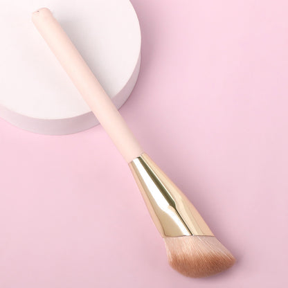 Angled Concealer Brush for Under Eye, Nose Contour, Bronzer